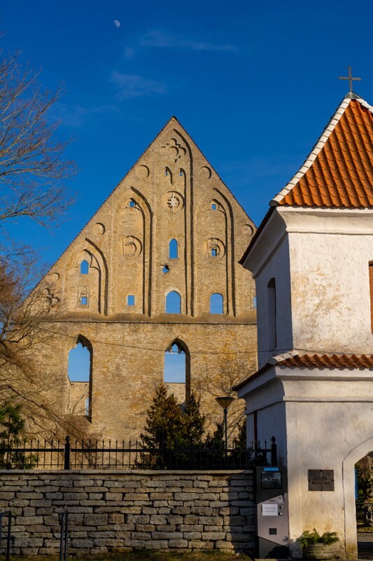 pirita-klooster 1-11